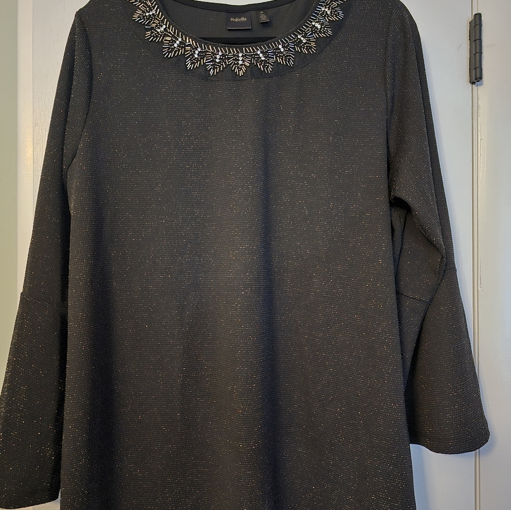 Plus size top - Picture 3 of 3
